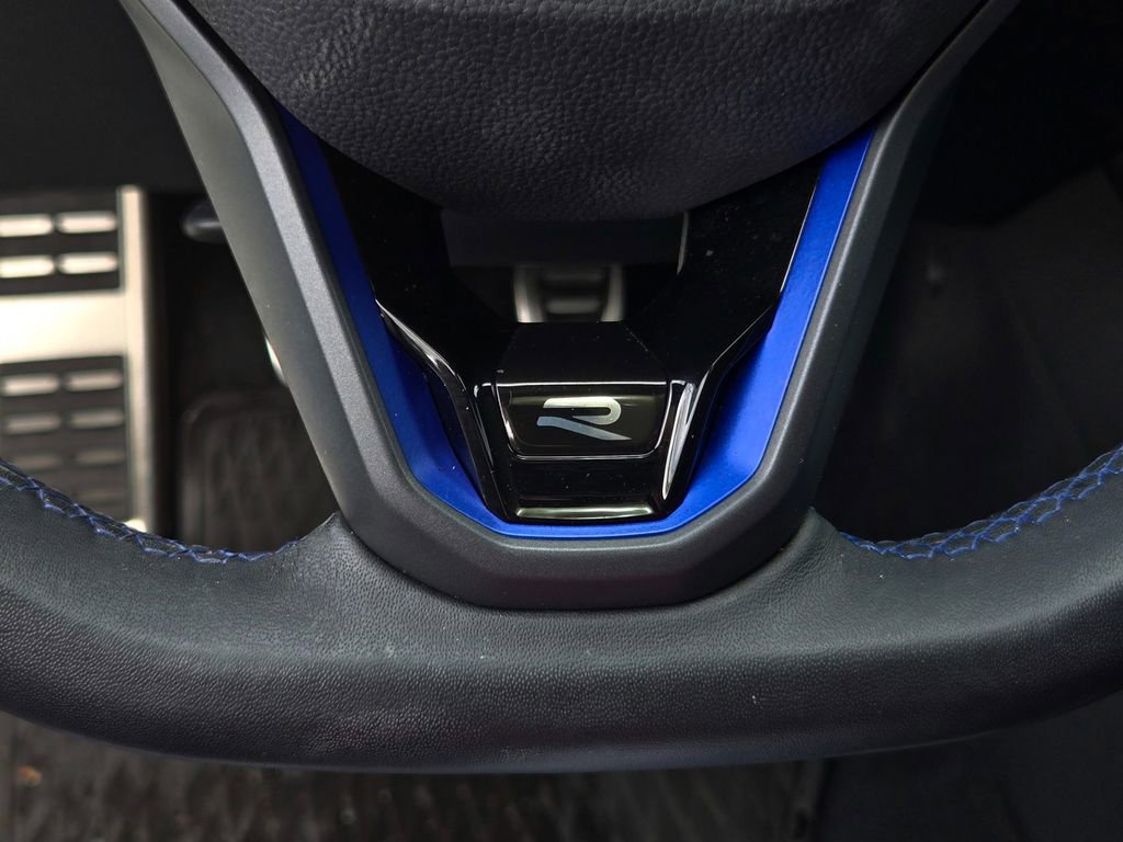 Used 2022 Volkswagen Golf R image 26