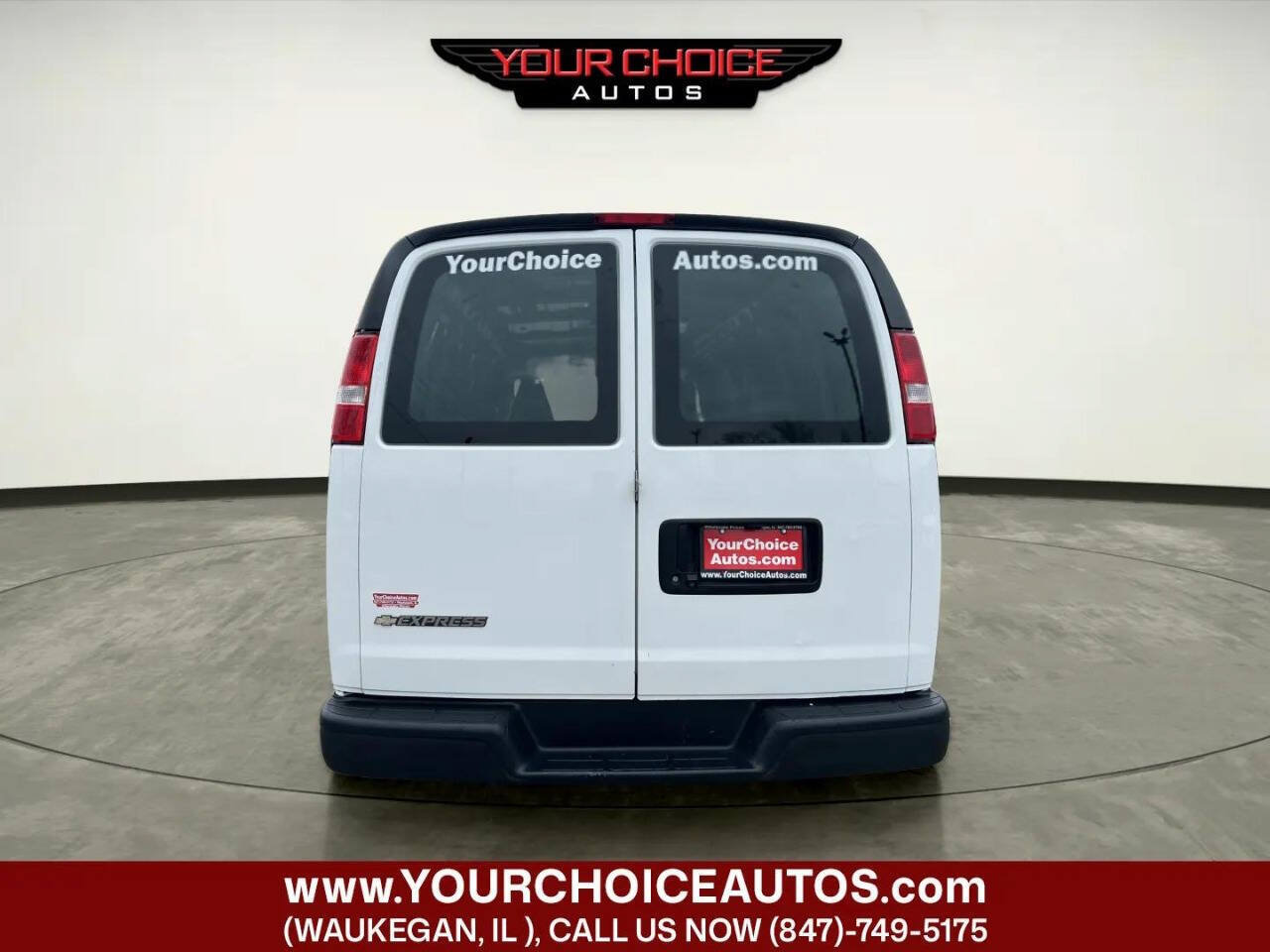 Used 2020 Chevrolet Express 2500 Extended w/ Driver Convenience Package RWD image 4