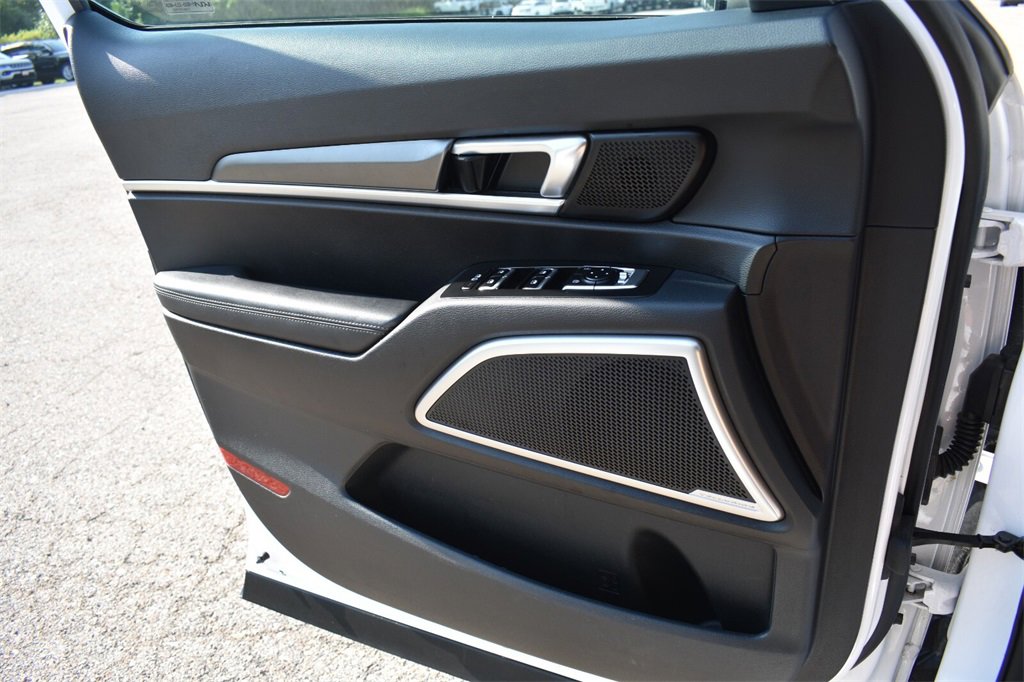 Used 2022 Kia Telluride LX image 33