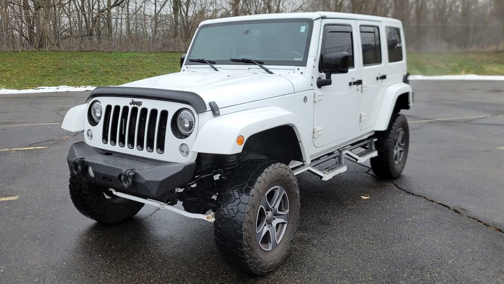 Used 2015 Jeep Wrangler Unlimited Sahara image 3