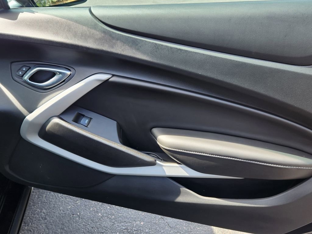 Used 2018 Chevrolet Camaro SS image 13