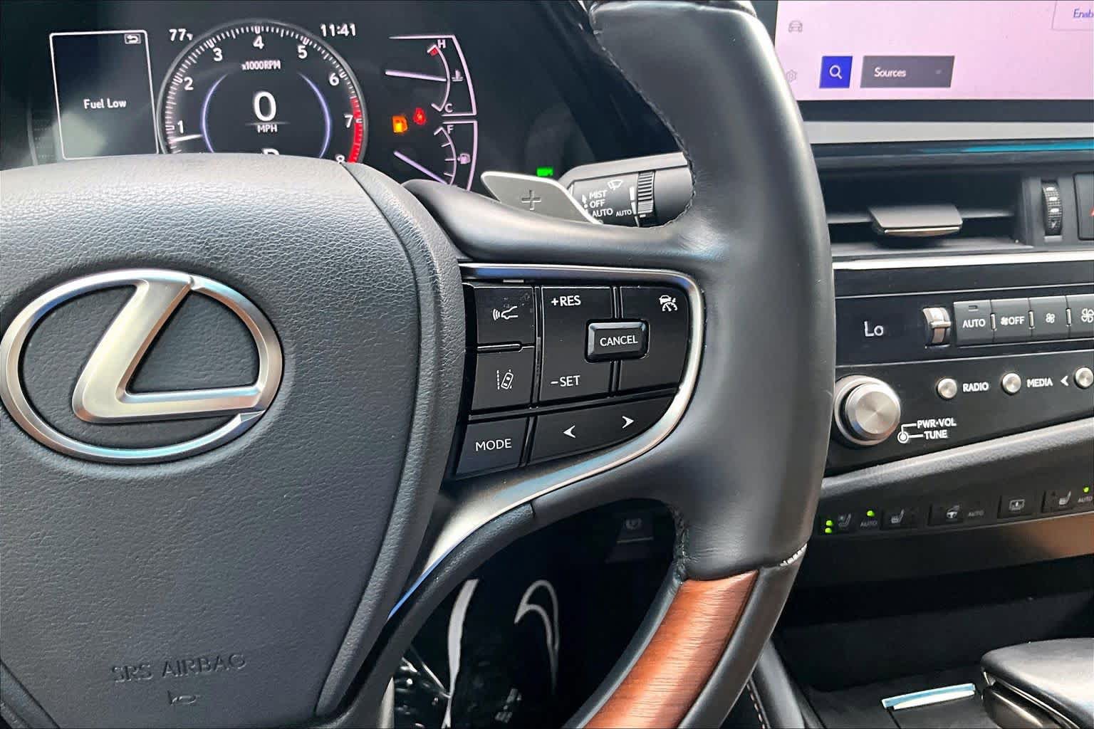 Used 2024 Lexus ES 350 Ultra Luxury w/ Accessory Package (Z2) FWD image 25
