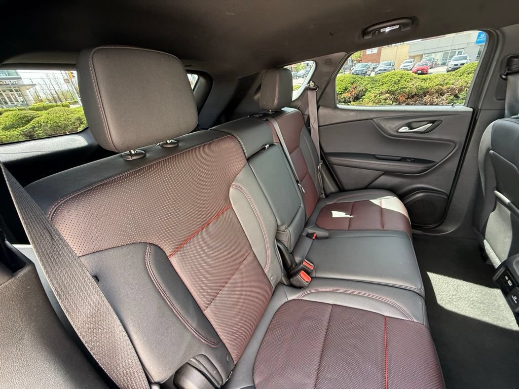 Used 2025 Chevrolet Blazer RS FWD image 33