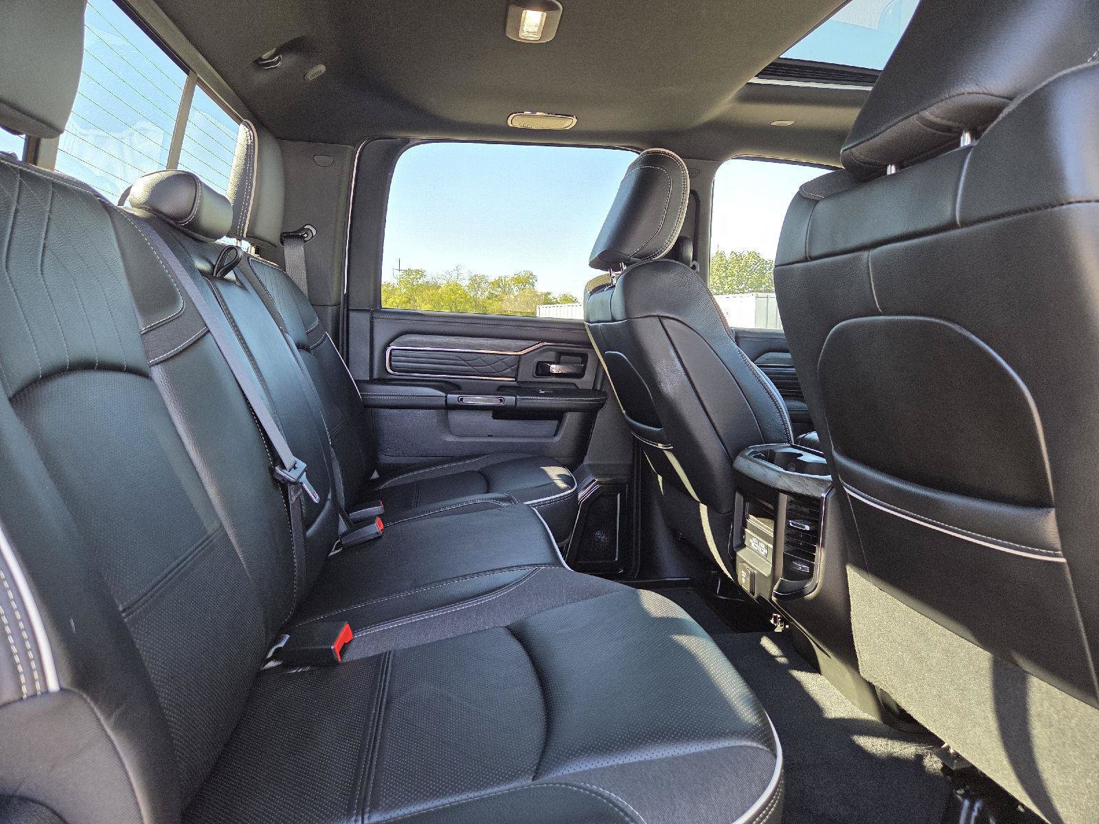 Used 2025 RAM 2500 Limited AWD/4WD image 36
