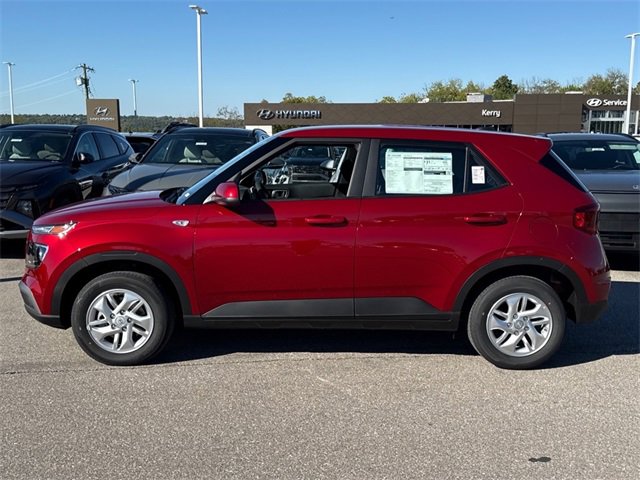 New 2026 Hyundai Venue SE image 4