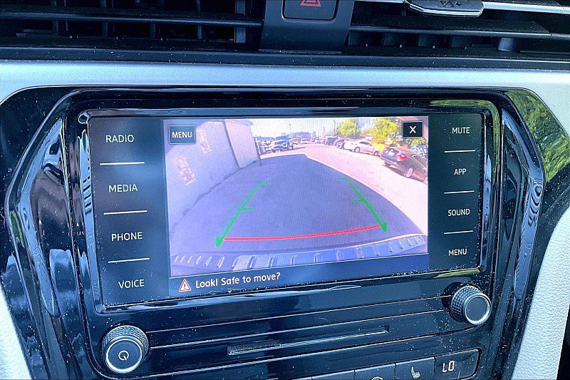 Used 2022 Volkswagen Passat 2.0T SE image 22