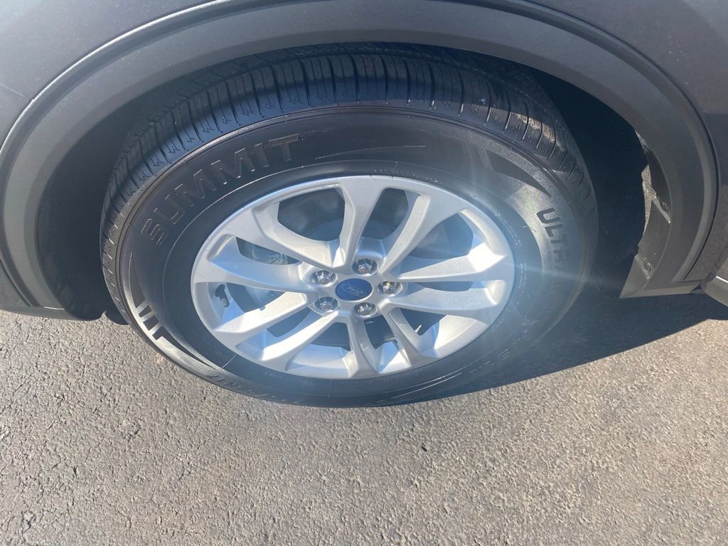 Used 2020 Ford Escape SE image 29