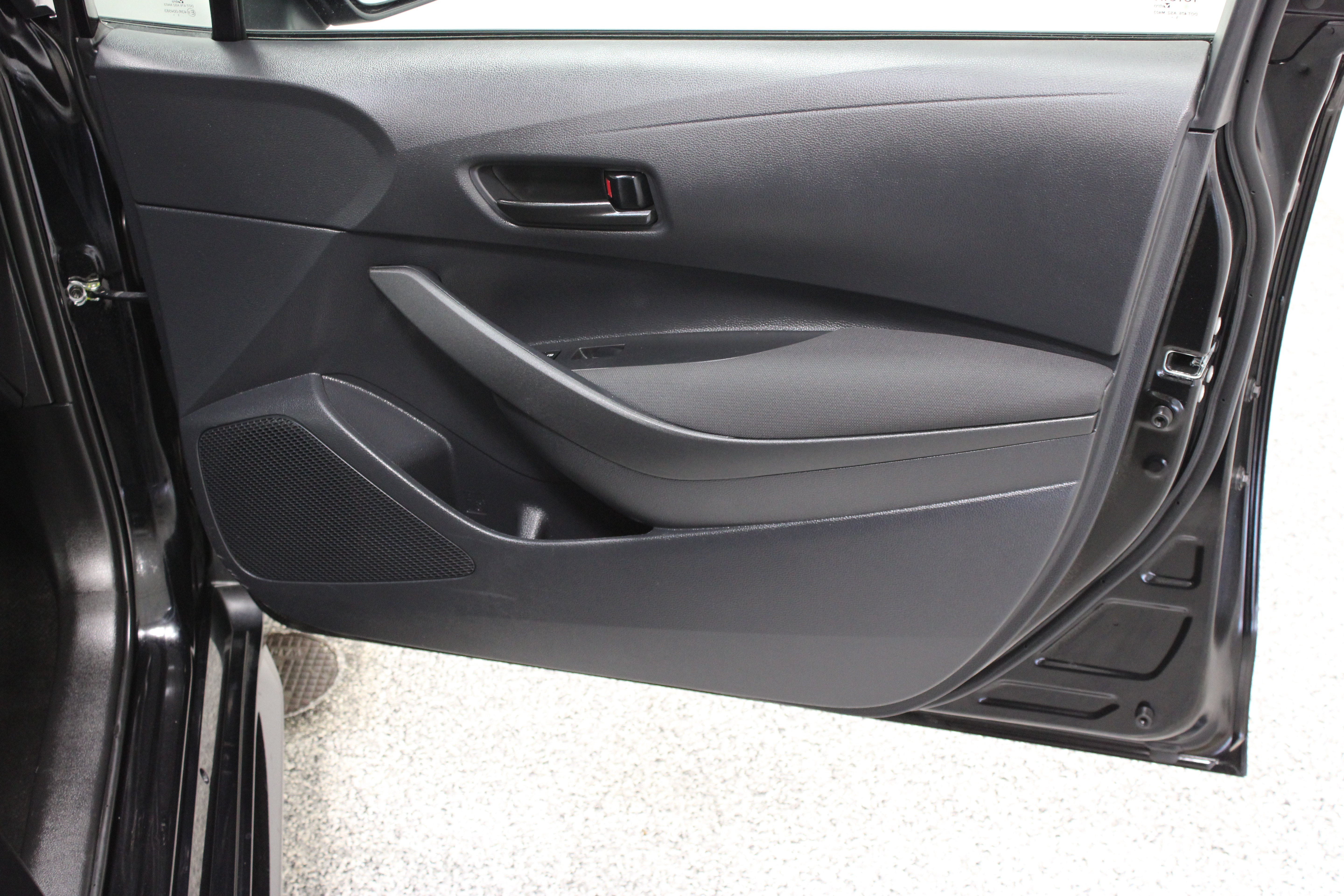 Used 2026 Toyota Corolla LE FWD image 32