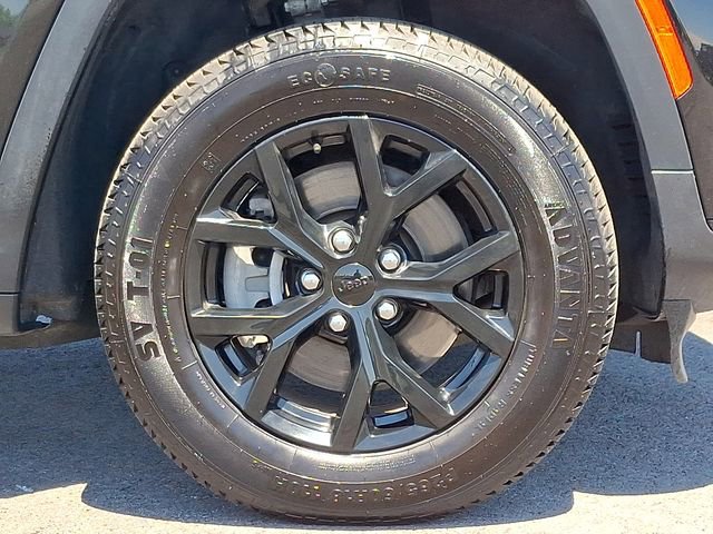 Used 2024 Jeep Grand Cherokee L Laredo AWD/4WD image 11