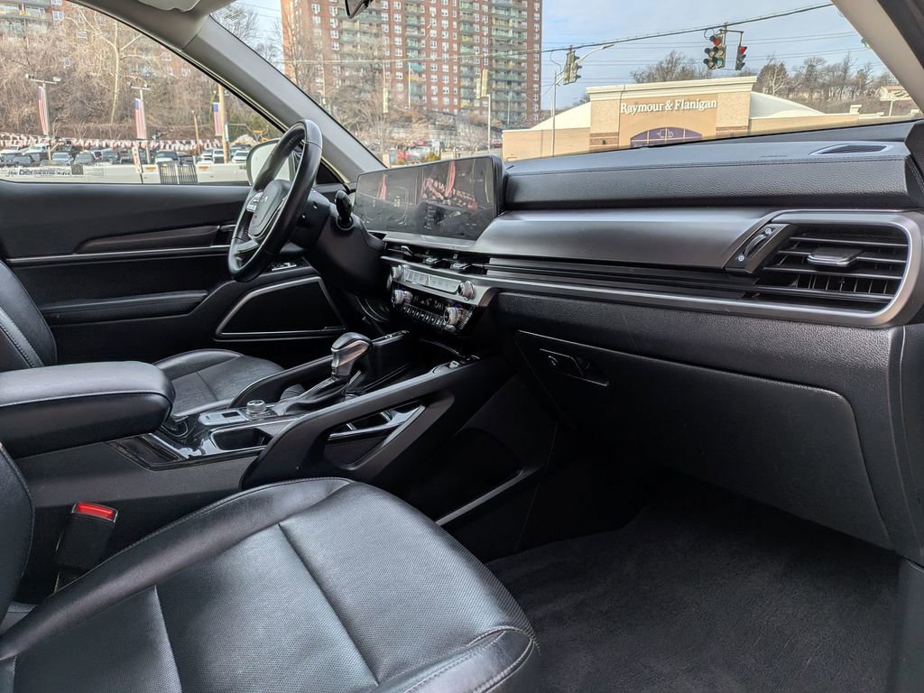 Certified 2023 Kia Telluride S w/ S Sunroof Package image 30