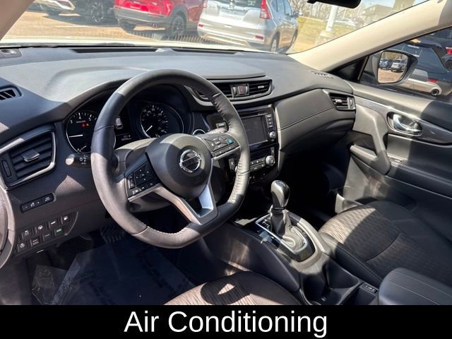 Used 2019 Nissan Rogue SV w/ Premium Package image 7