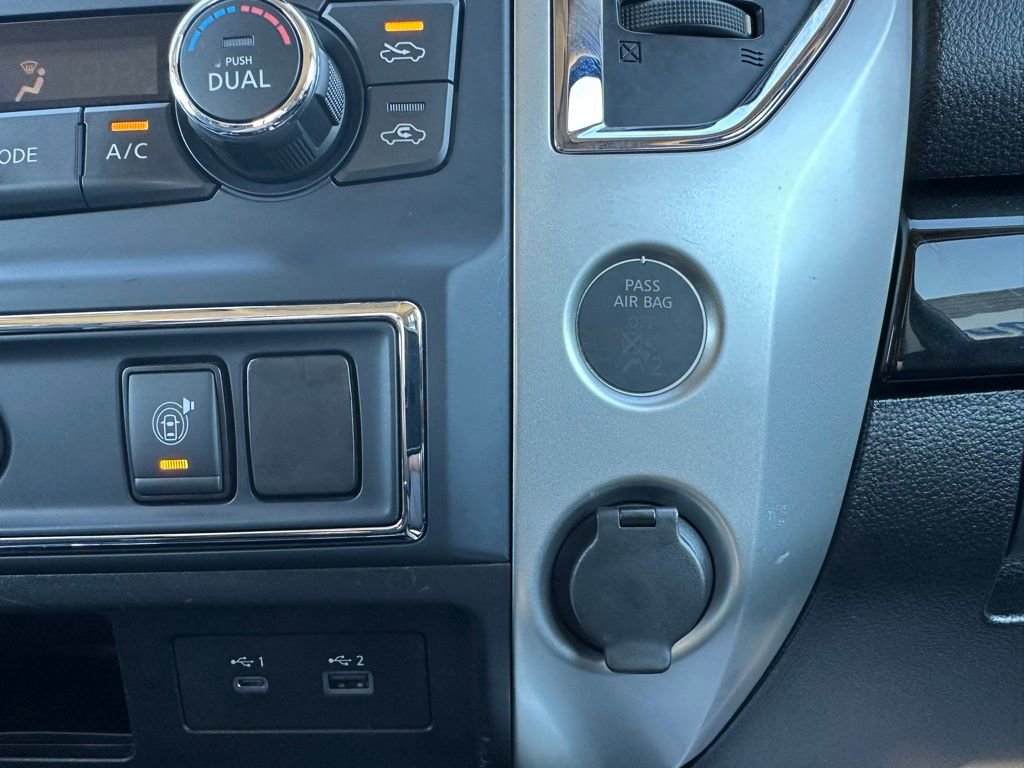 Used 2020 Nissan Titan SV w/ SV Convenience Package image 23