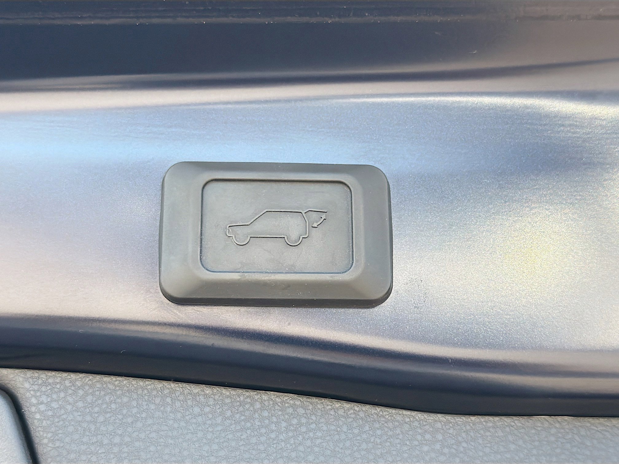 Used 2023 Toyota RAV4 XLE Premium image 13