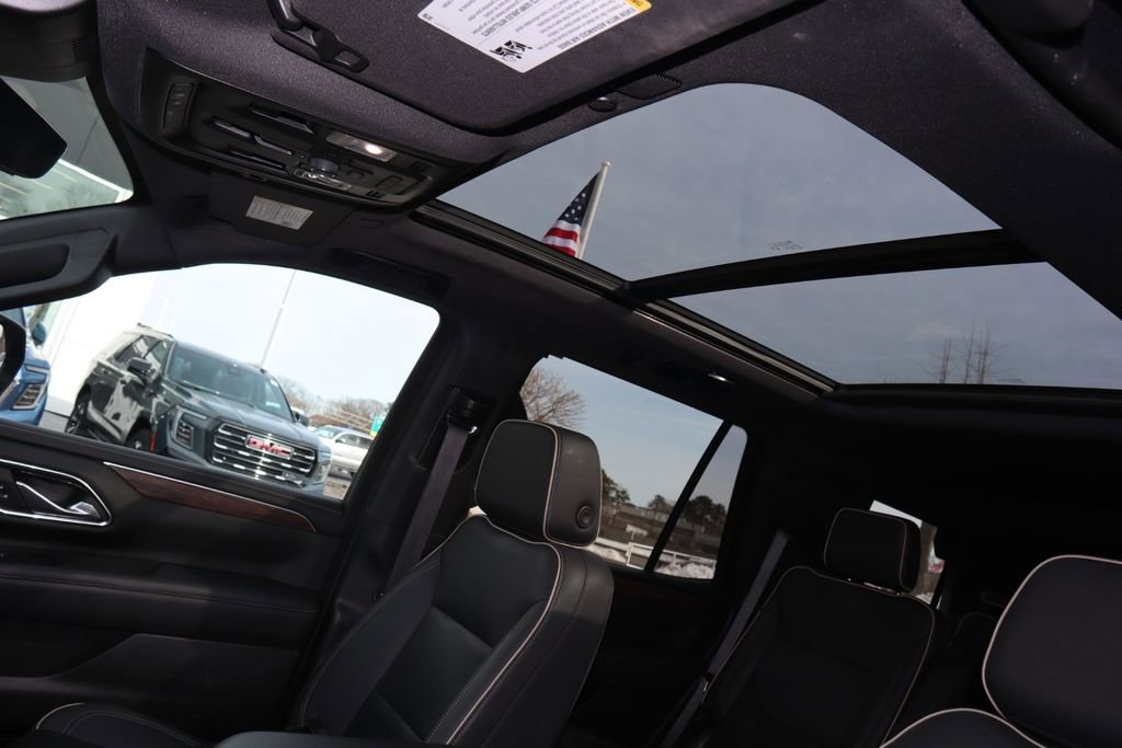 Used 2023 Chevrolet Tahoe Premier w/ Premium Package 2 AWD/4WD image 15