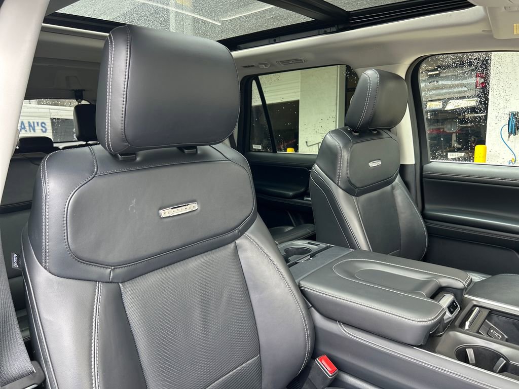 Used 2025 Ford Expedition Platinum AWD/4WD image 16