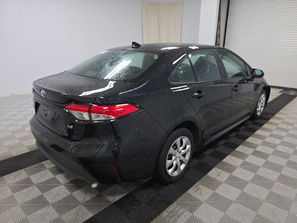 Used 2023 Toyota Corolla LE image 2