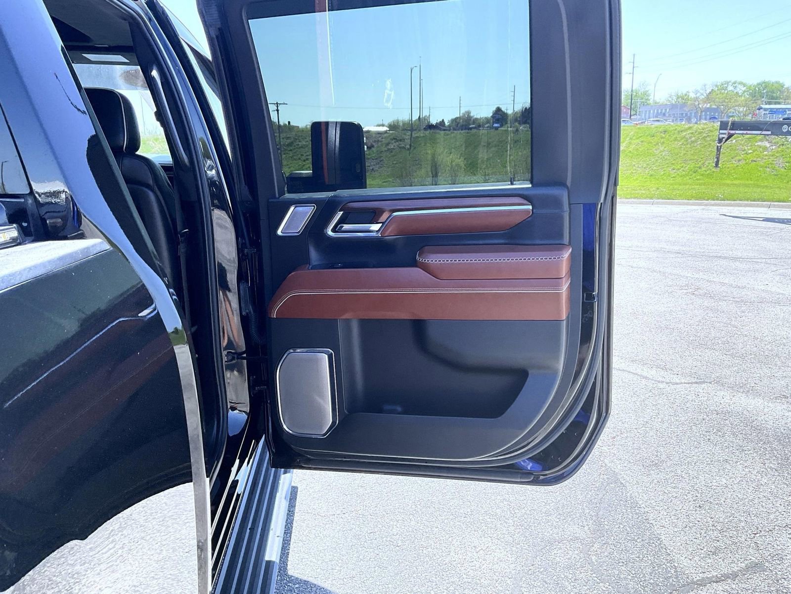 Certified 2024 GMC Sierra 2500 Denali Ultimate AWD/4WD image 6