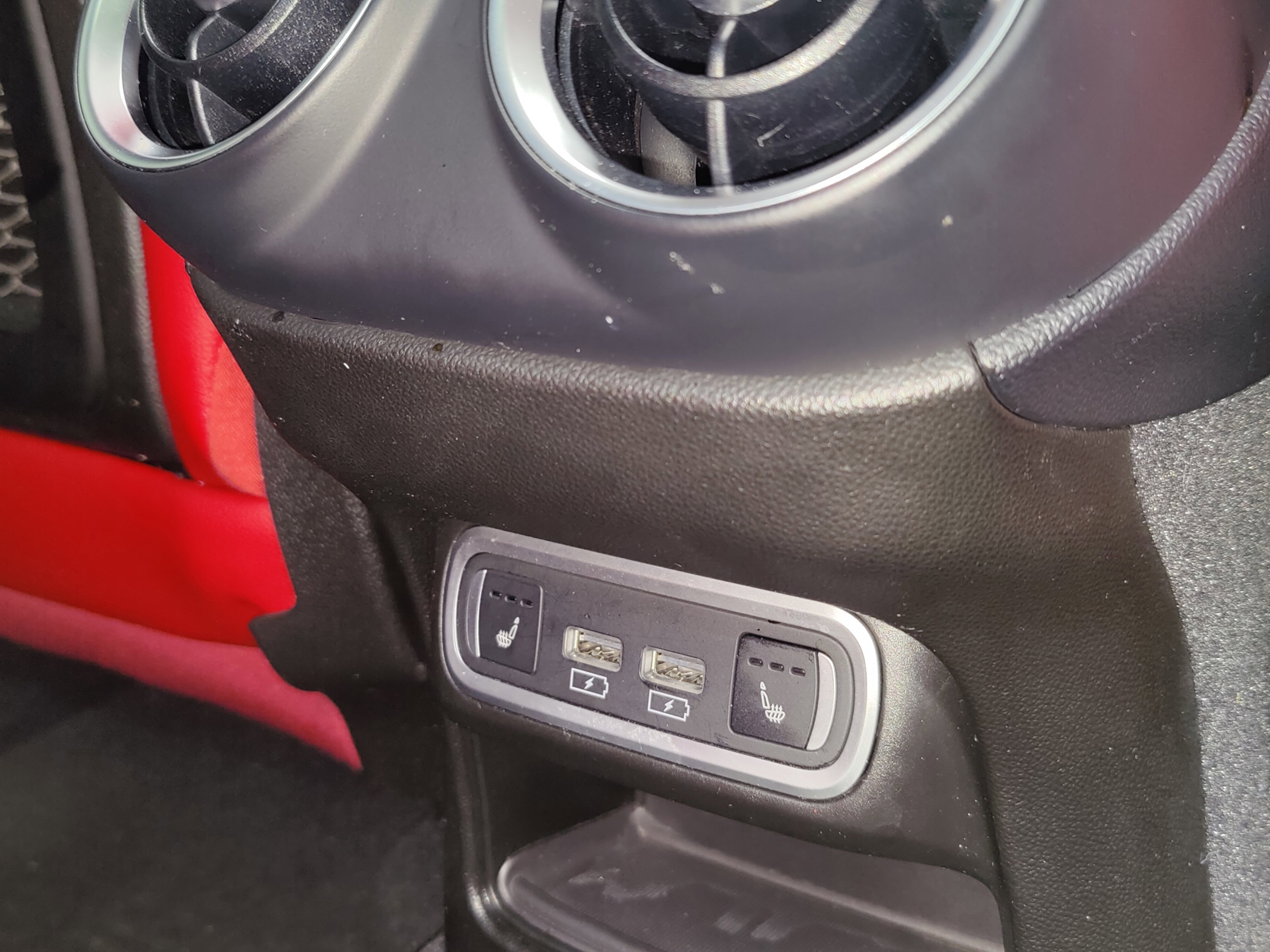 Certified 2024 Alfa Romeo Stelvio Veloce image 21