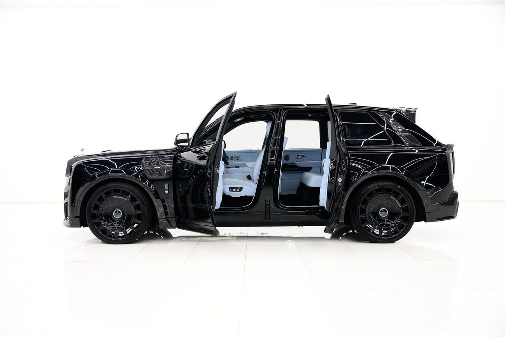 Used 2025 Rolls-Royce Cullinan image 22