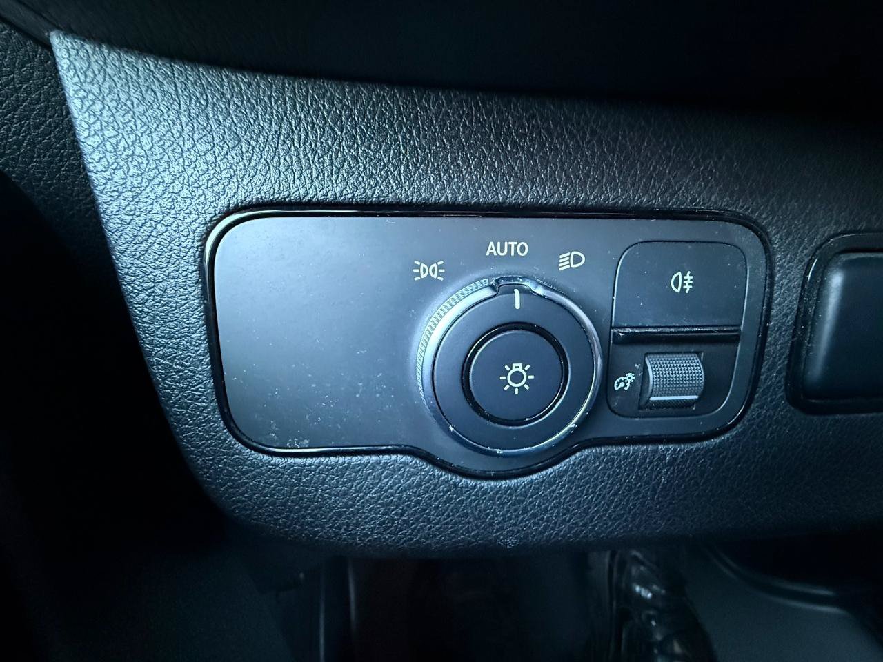 Used 2019 Mercedes-Benz Sprinter 1500 image 17