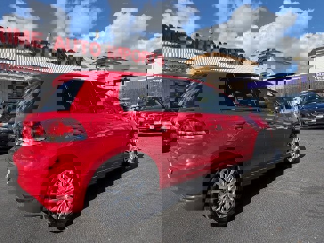 Used 2013 Volkswagen Golf 4-Door FWD image 2