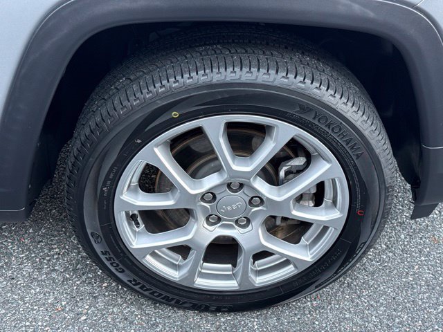 Used 2023 Jeep Compass Latitude AWD/4WD image 23