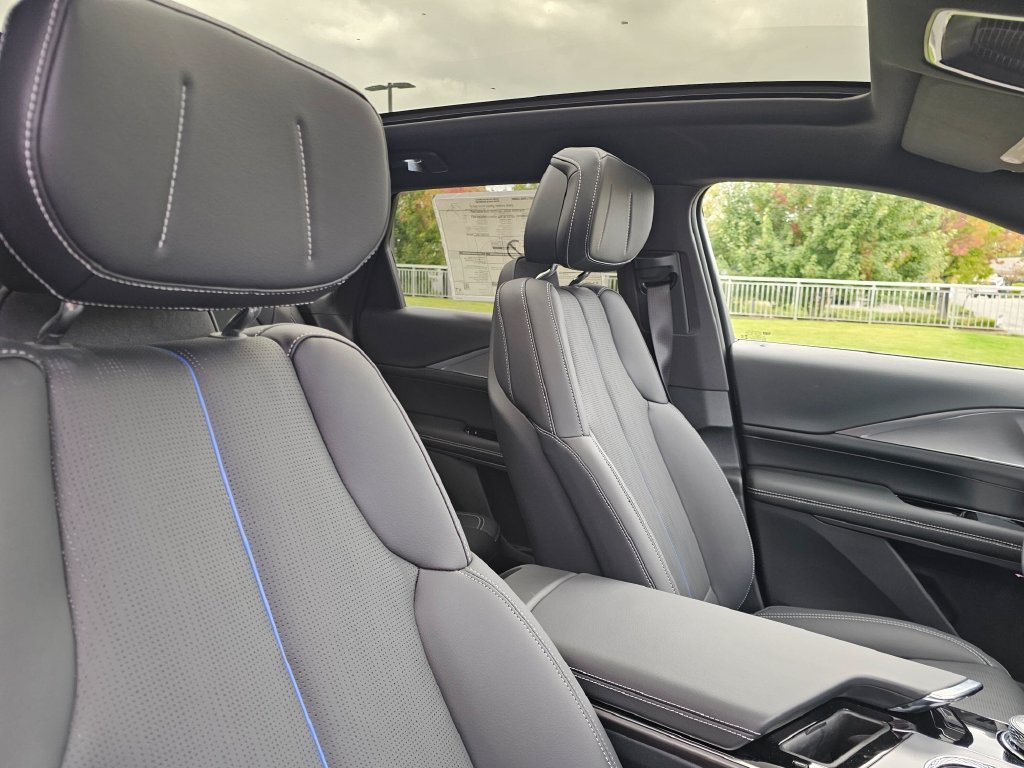 New 2027 Cadillac Lyriq Luxury AWD/4WD image 11
