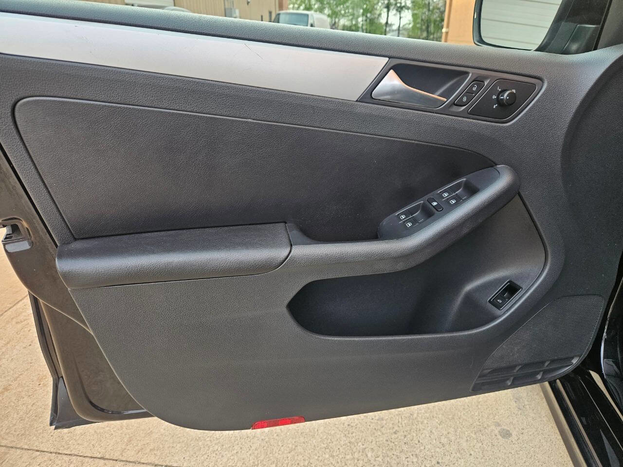 Used 2012 Volkswagen Jetta TDI image 17