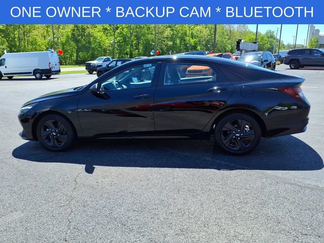 Used 2023 Hyundai Elantra SEL w/ Cargo Package FWD image 4