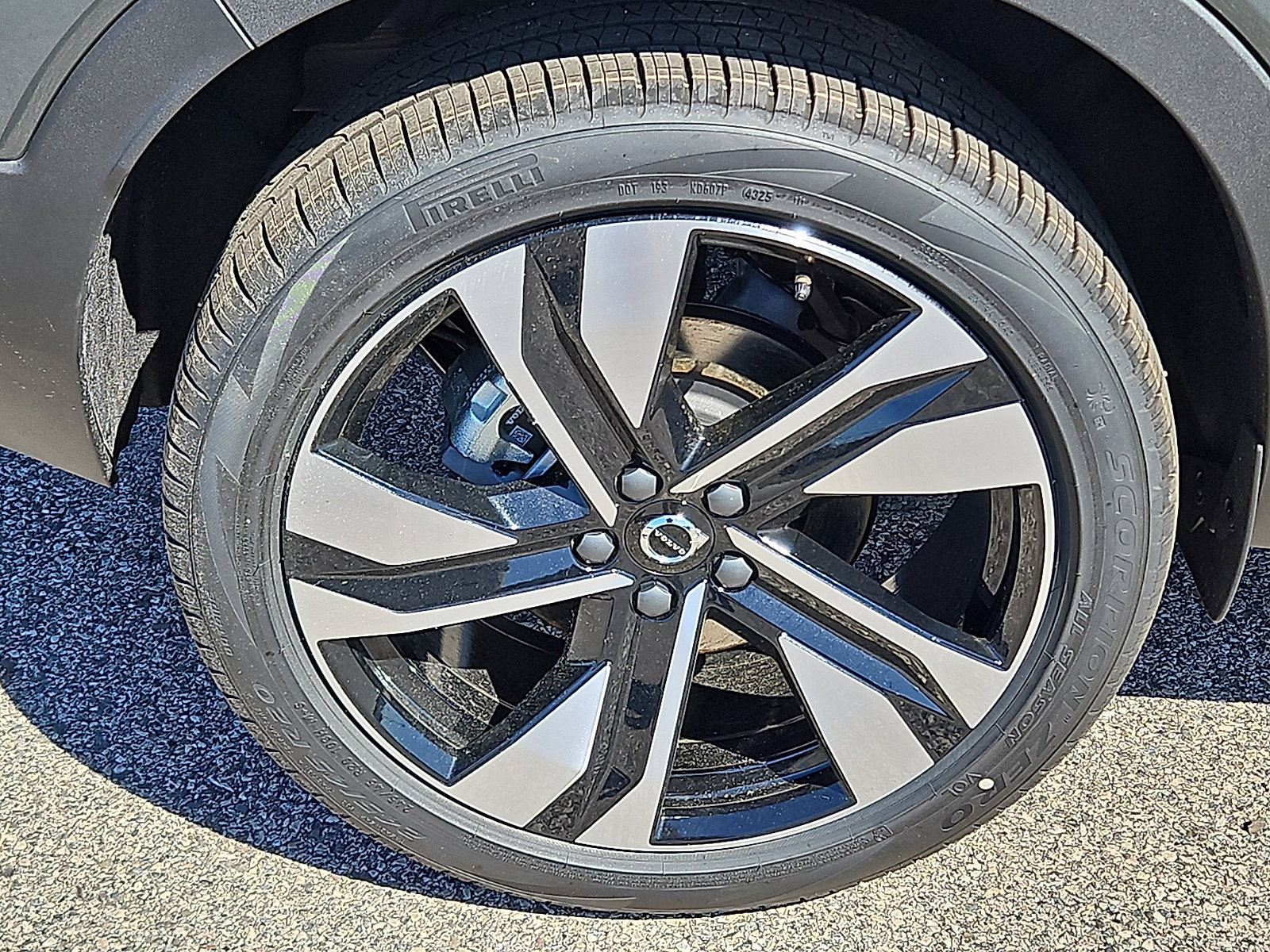 New 2026 Volvo XC40 B5 Ultra w/ Climate Package AWD/4WD image 7