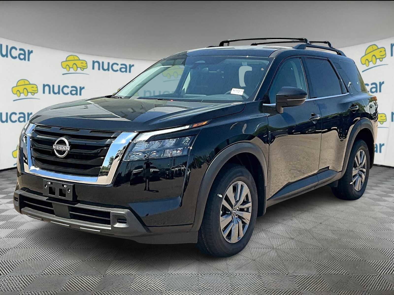 New 2025 Nissan Pathfinder SV image 3
