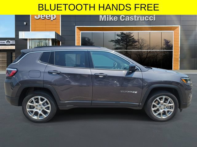 Certified 2024 Jeep Compass Latitude AWD/4WD image 3