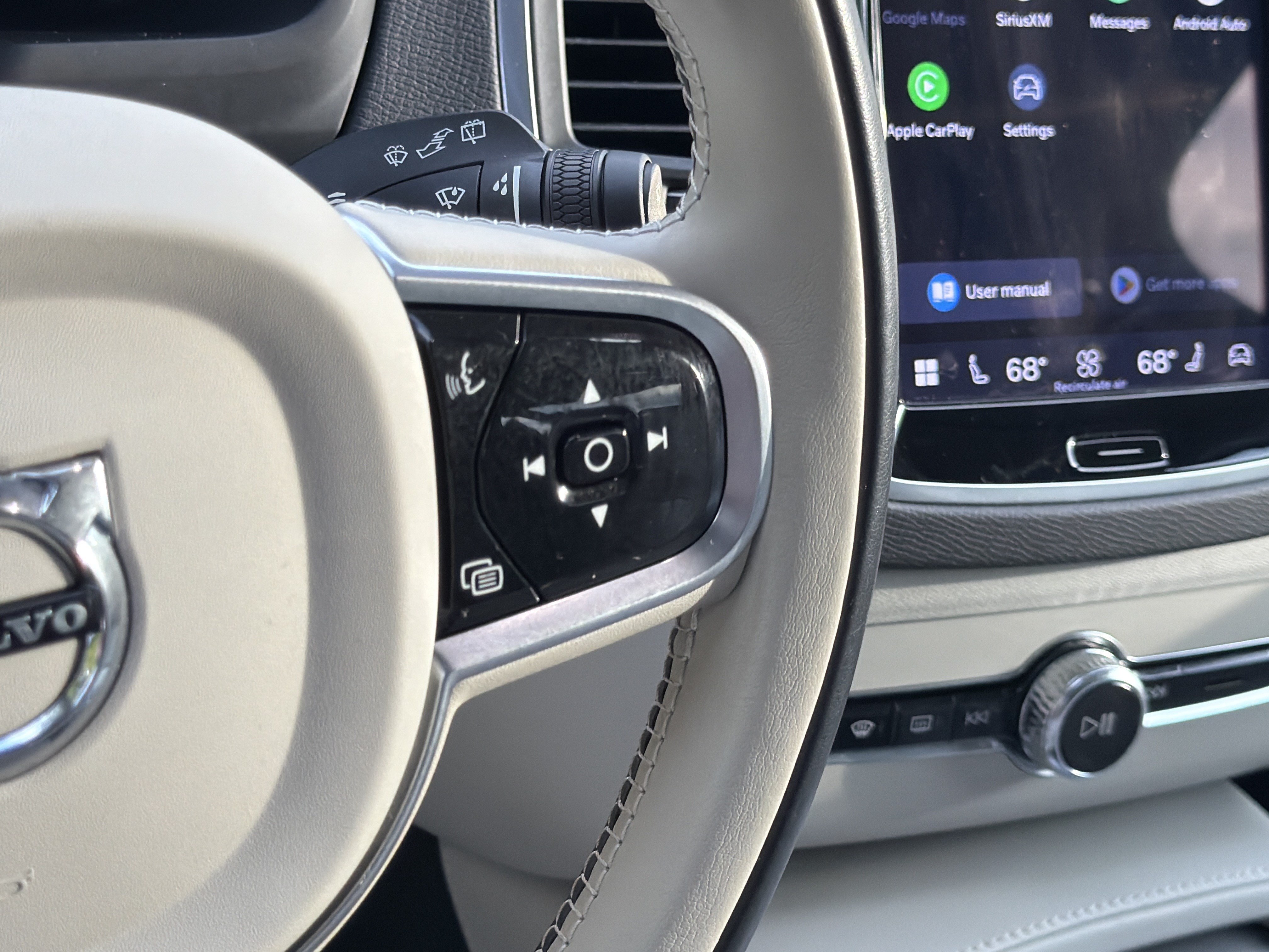 Certified 2023 Volvo XC90 B5 Core w/ Protection Package Premier AWD/4WD image 20