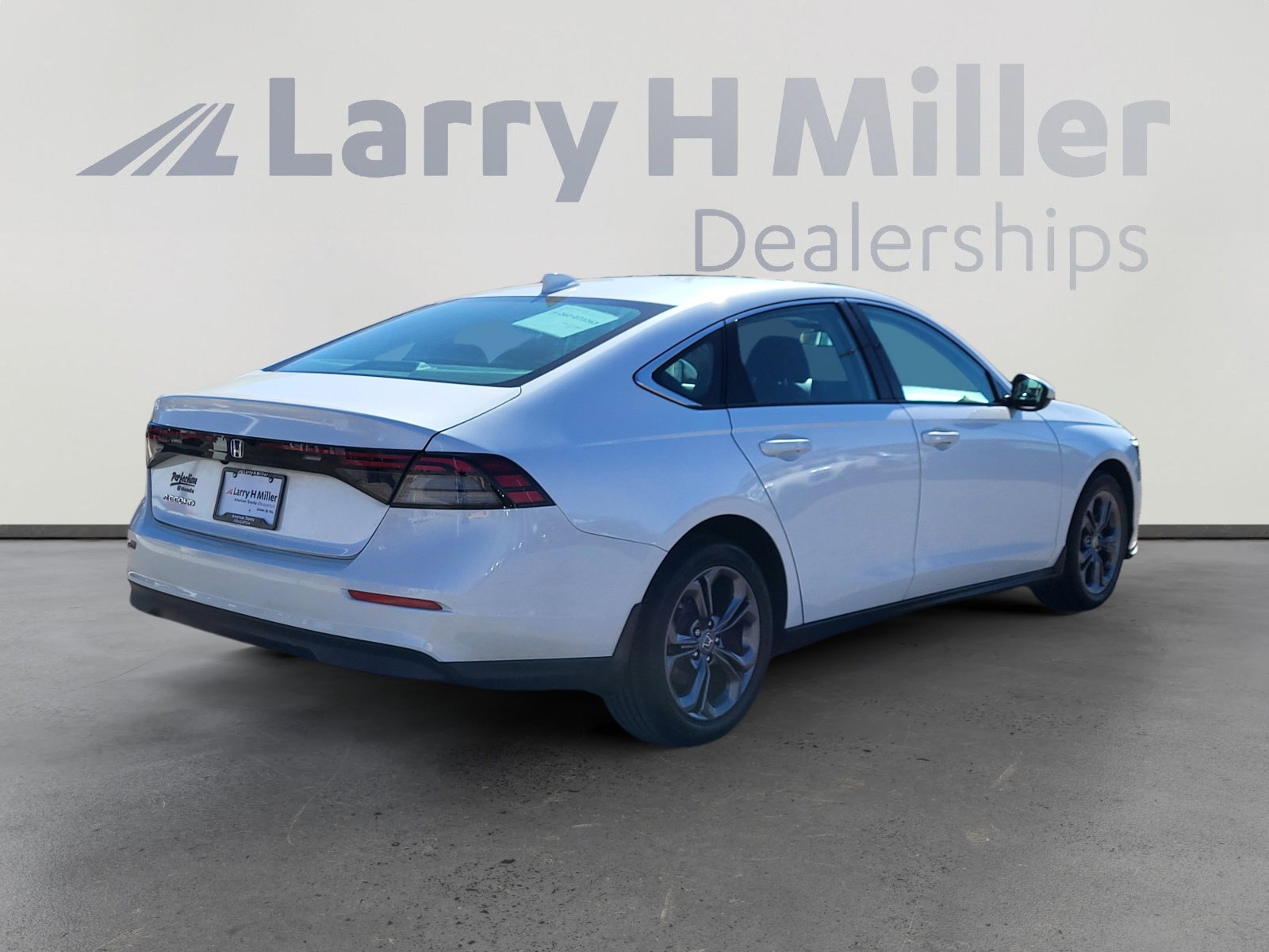 Used 2023 Honda Accord EX image 5