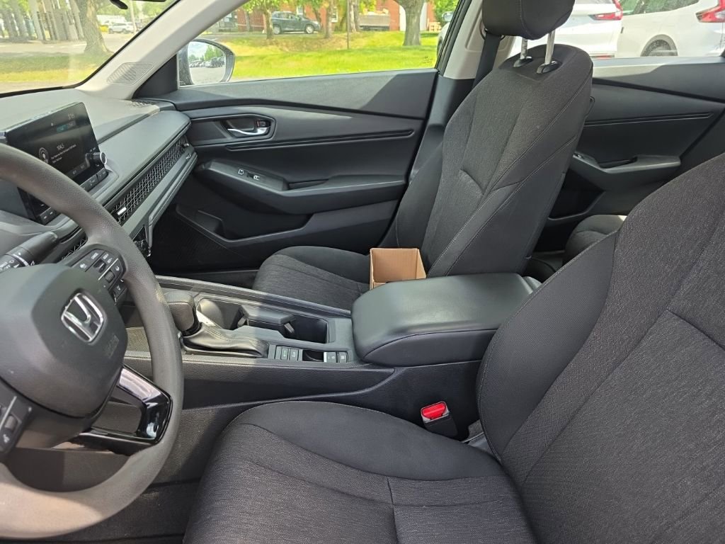 Used 2023 Honda Accord EX image 21