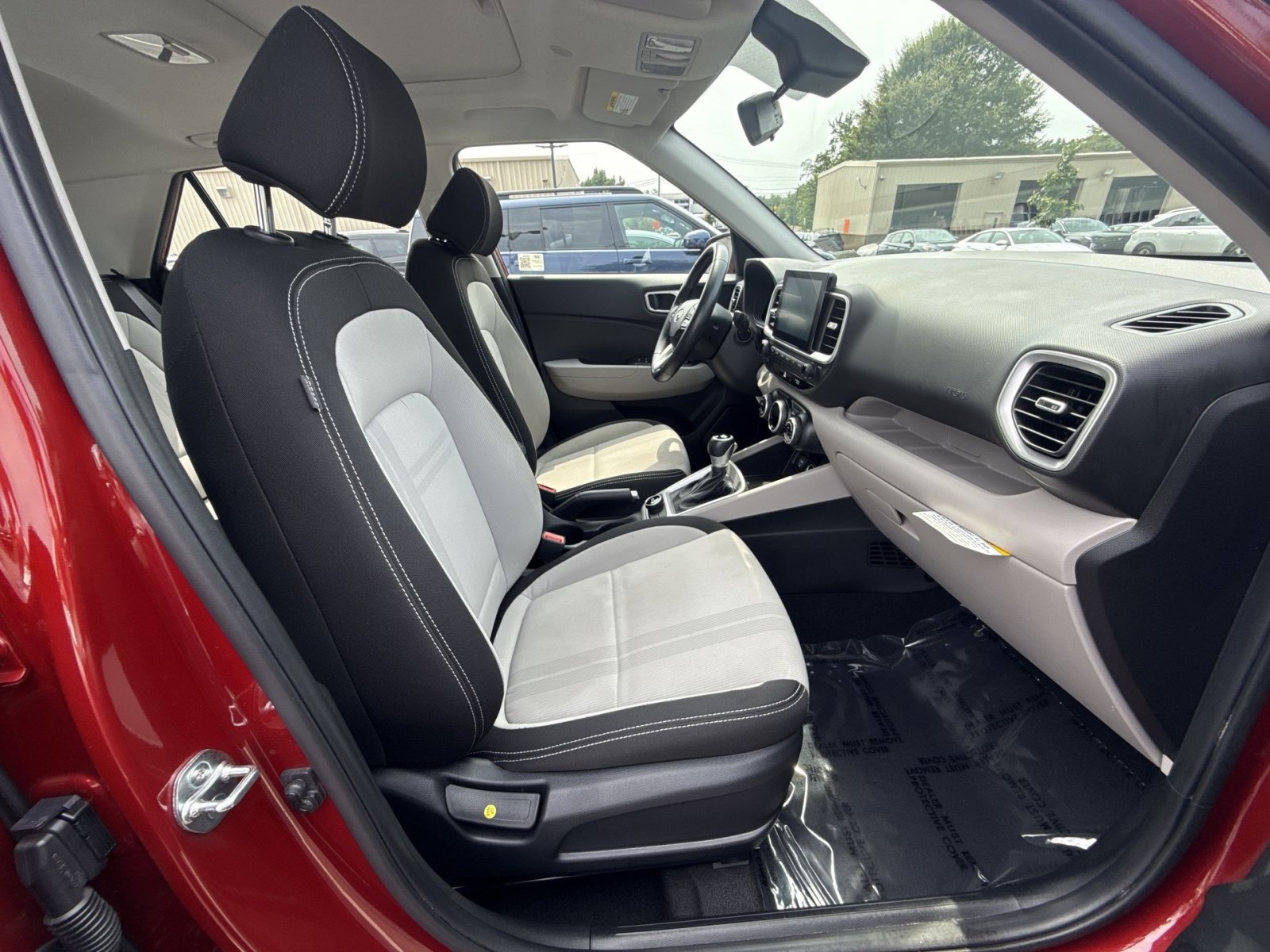 Certified 2024 Hyundai Venue SEL FWD image 27