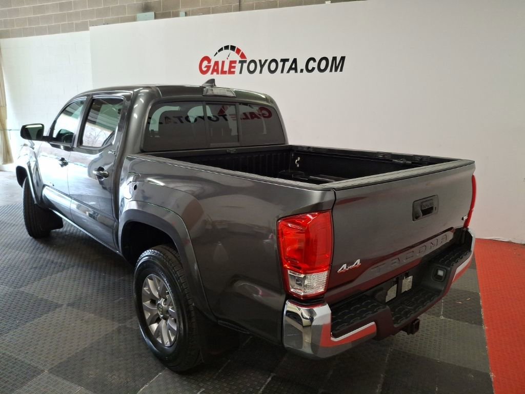 Used 2017 Toyota Tacoma SR5 w/ Tow Package image 7