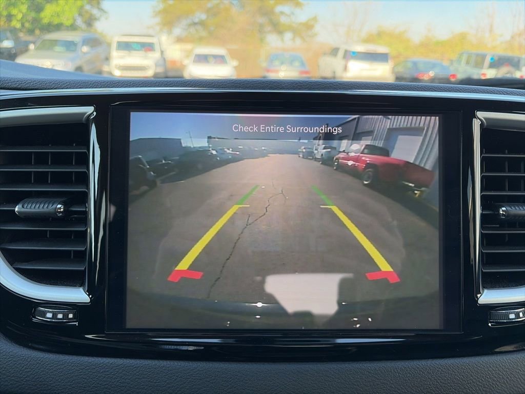 Used 2024 Chrysler Pacifica Touring-L image 20