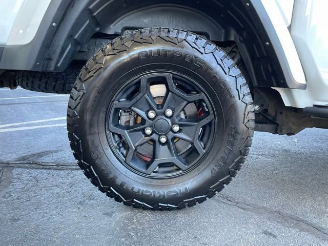 Used 2021 Jeep Gladiator Willys image 32