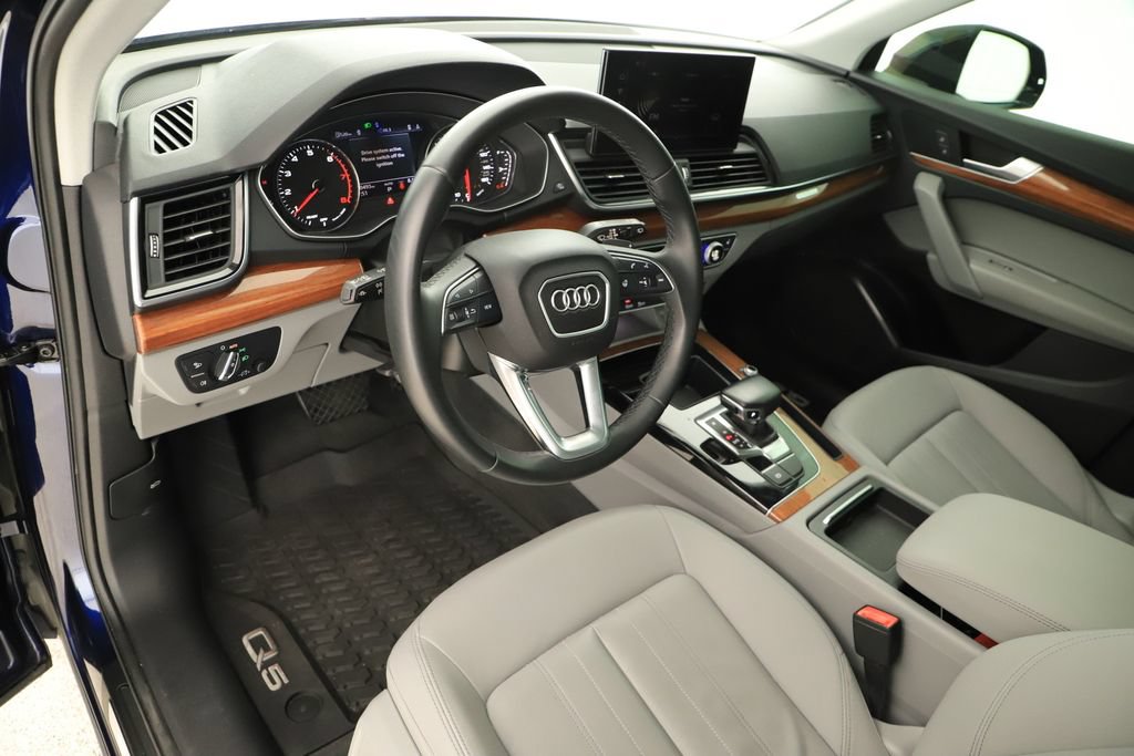 Certified 2022 Audi Q5 2.0T Premium w/ Convenience Package AWD/4WD image 15