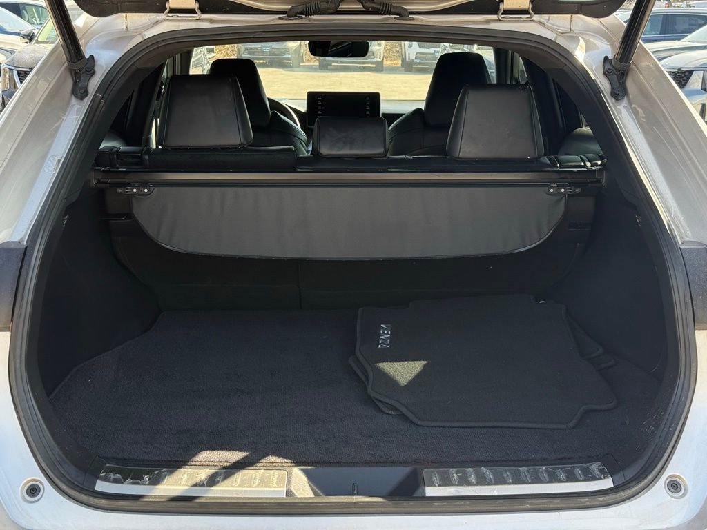 Used 2021 Toyota Venza XLE image 16