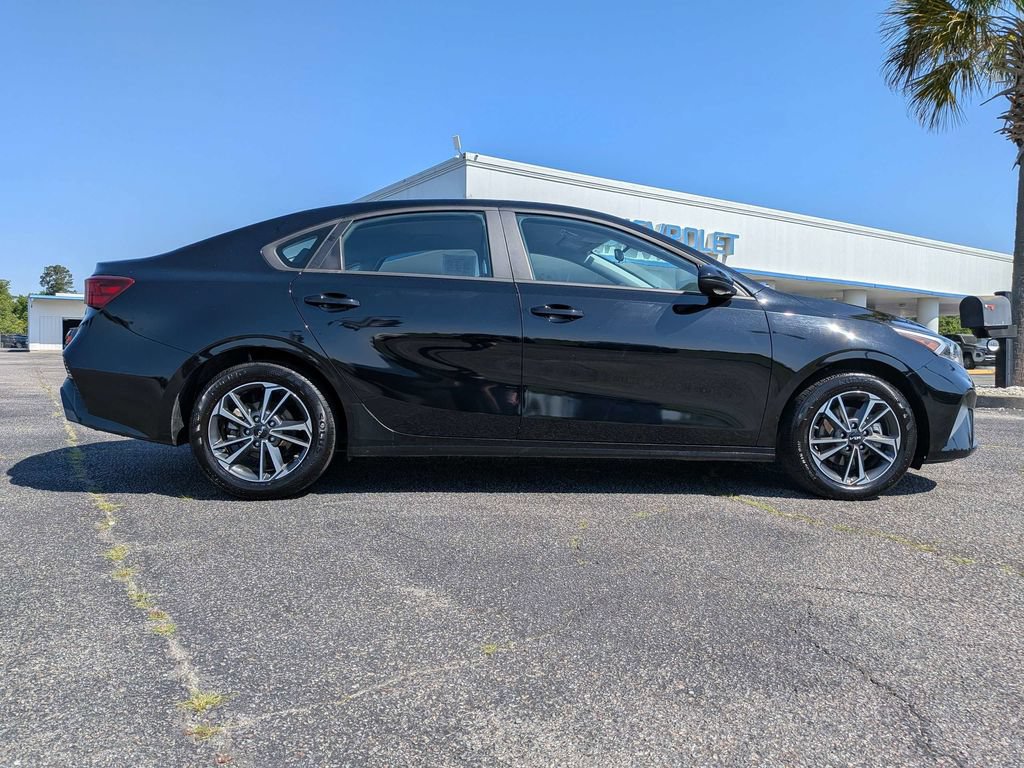 Used 2024 Kia Forte LXS FWD image 5