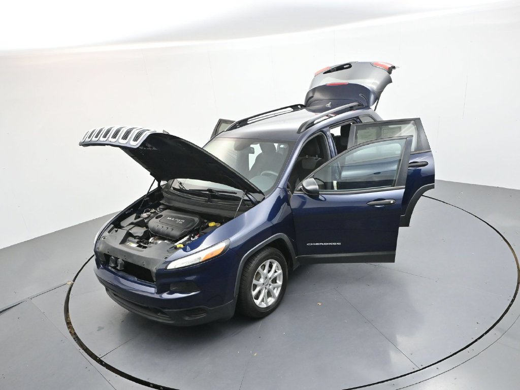 Used 2016 Jeep Cherokee Sport FWD image 25