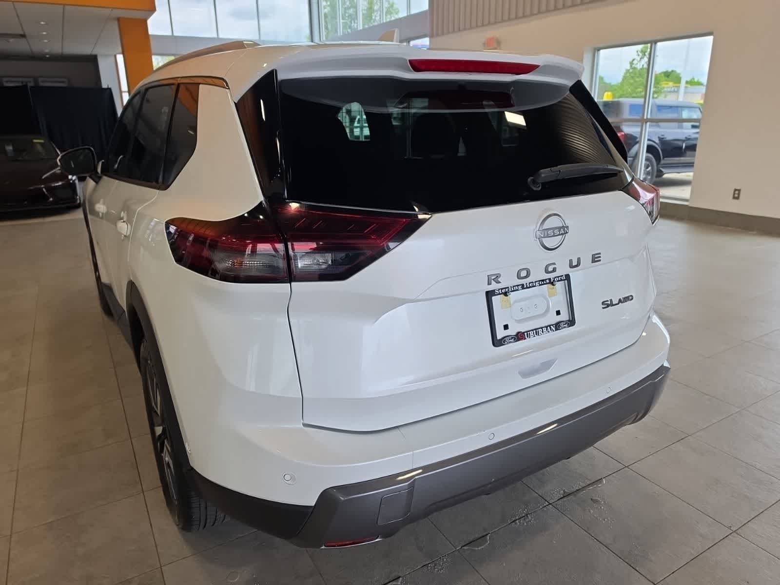Used 2026 Nissan Rogue SL AWD/4WD image 10