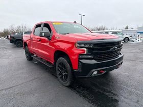 Used 2022 Chevrolet Silverado 1500 LT Trail Boss w/ Safety Package AWD/4WD image 3
