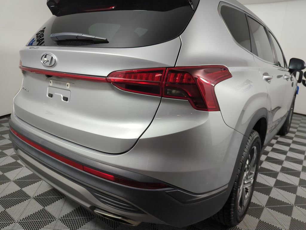 Used 2021 Hyundai Santa Fe SE FWD image 4