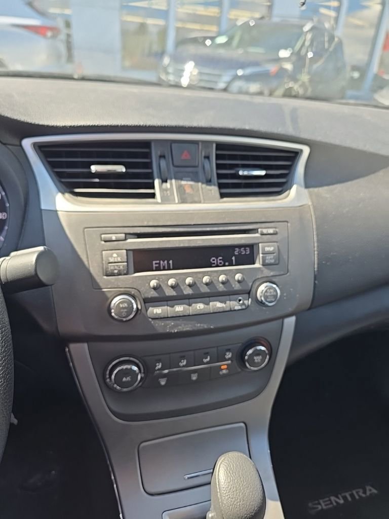 Used 2014 Nissan Sentra SV image 4