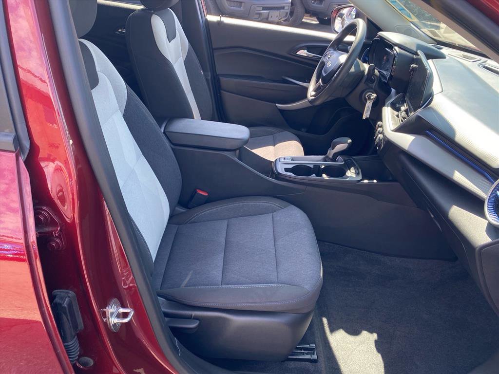 Used 2024 Chevrolet Trax LS FWD image 24