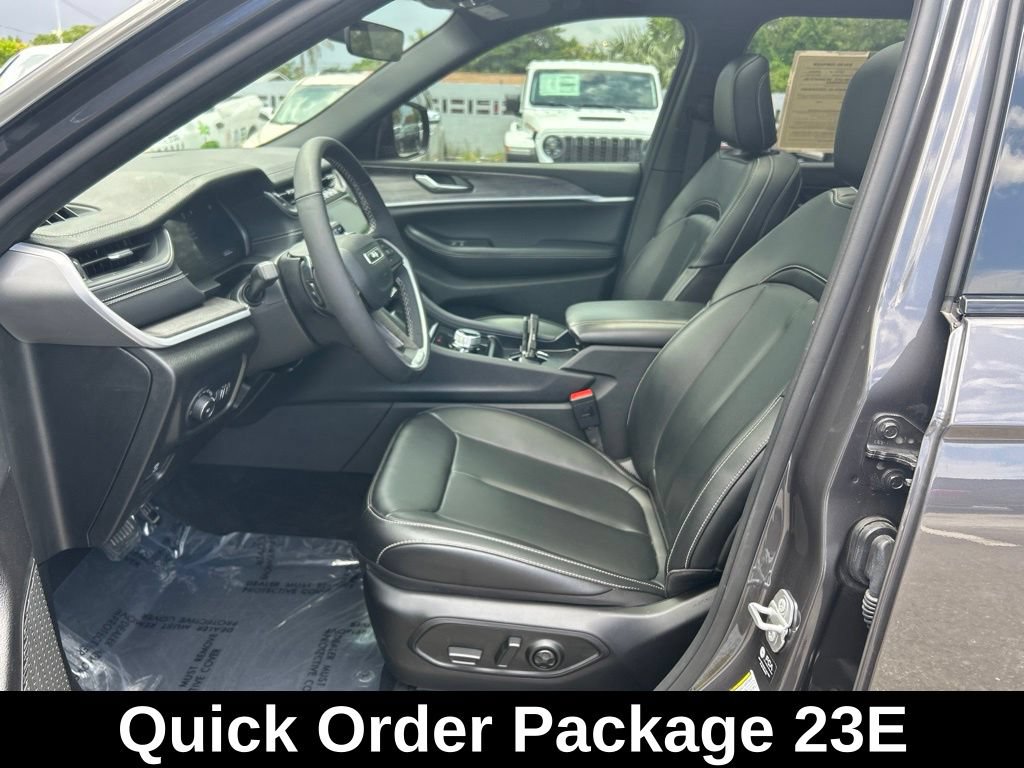 Certified 2025 Jeep Grand Cherokee L Limited w/ Trailer Tow Package AWD/4WD image 10