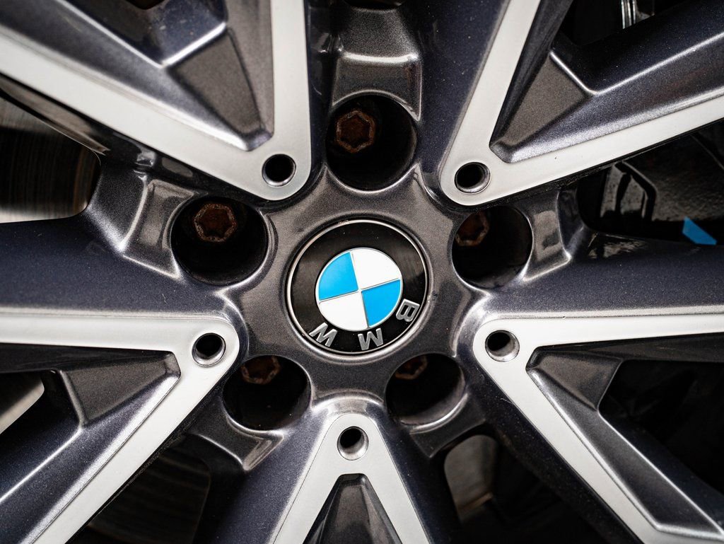 Used 2022 BMW X7 xDrive40i w/ Premium Package AWD/4WD image 8